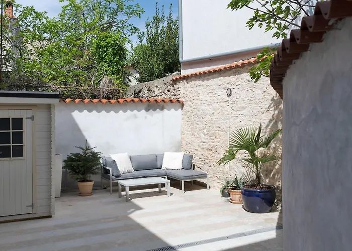 아파트 Medulin Home *